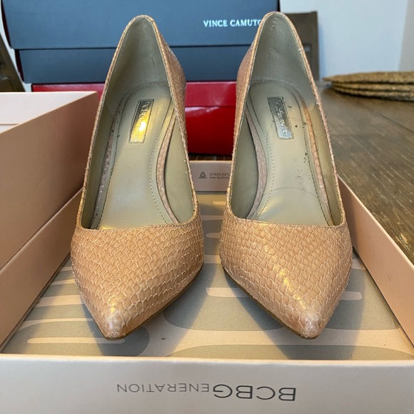 BCBG heels - Picture 3 of 4